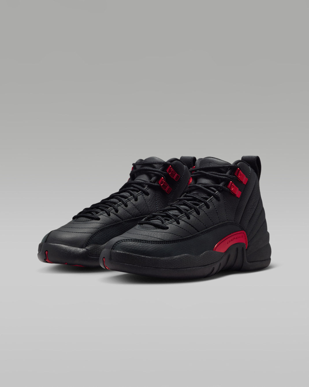 12 Retro "Bloodline" Sneaker