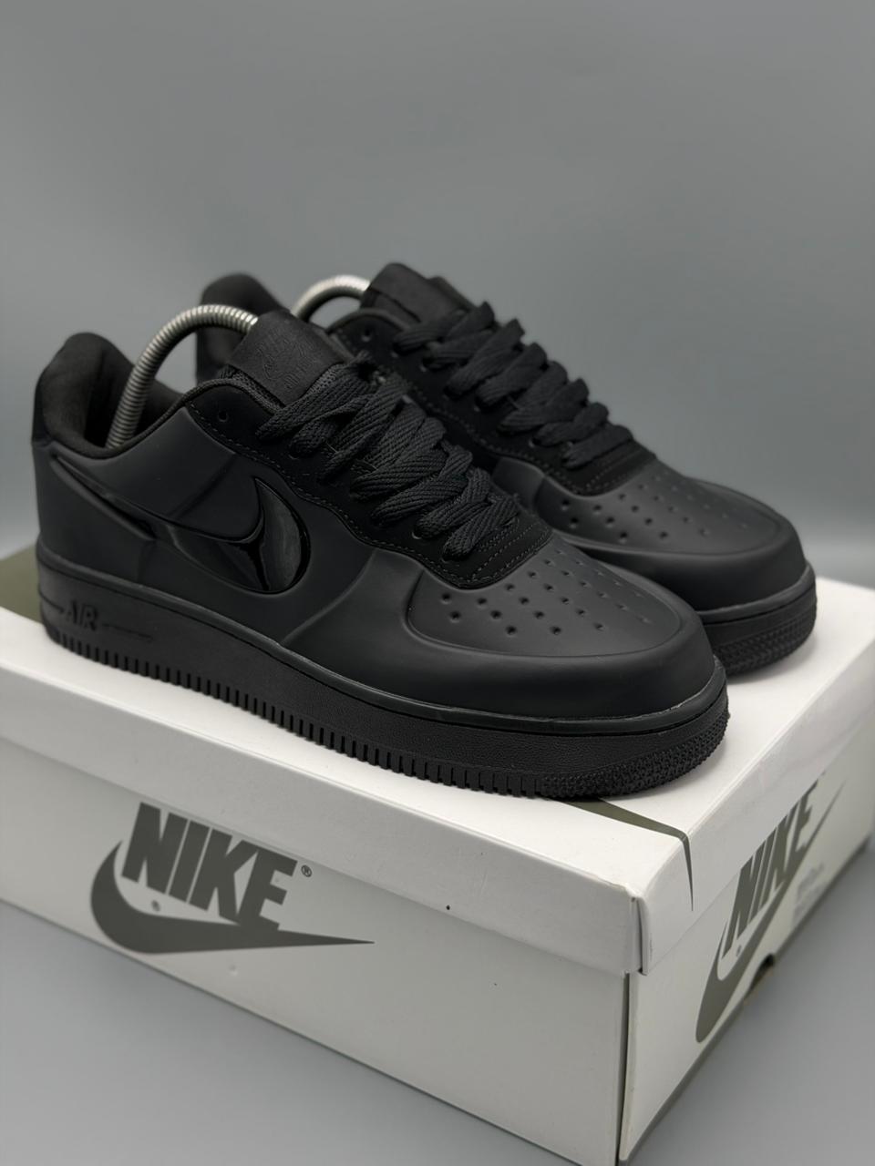 AF1 “Triple Black Premium”Sneaker